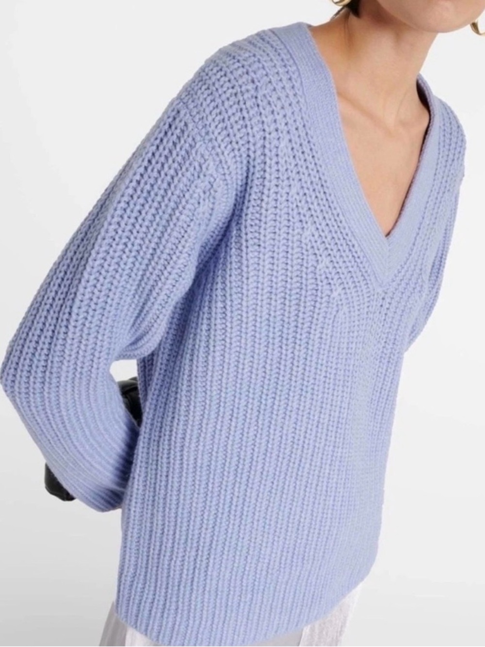 VINCE  V-Neck Chunky Knit Sweater -NWTs loose fit